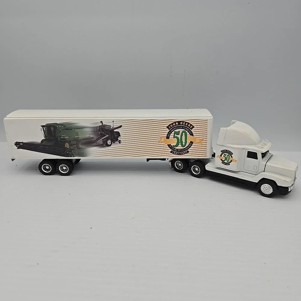 1/64 John Deere Self-Propelled Combines‎ 50Th Anniv. Tractor & Trailer